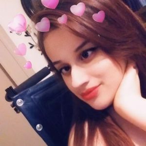 Meet your Posher, Crystal